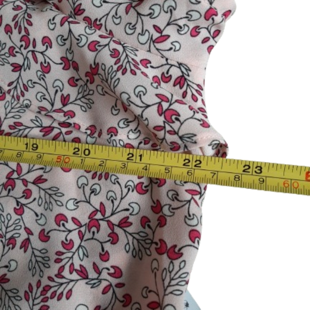 NWT ๐ท LIZ CLAIBORNE - Romantic Short Sleeves Flowery Pink Blouse - Size: L - Picture 9 of 11